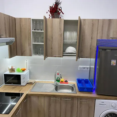 Apartment Cooperativa 8 *