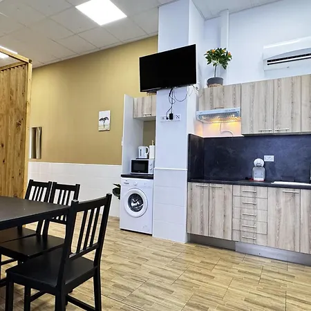 Apartment Cooperativa 8 *